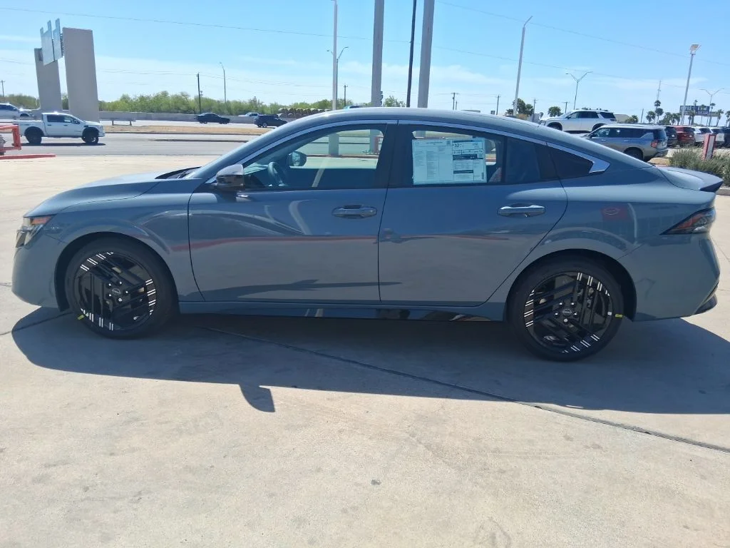 New 2026 Gray Nissan SR image 4