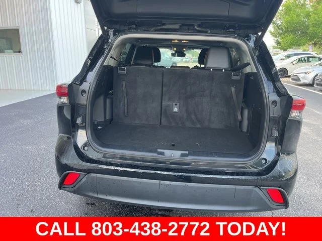 Used 2024 Black Toyota XLE image 33