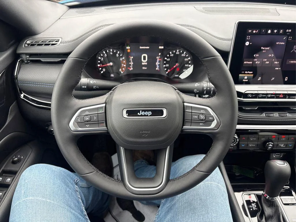 New 2026 Hydro Blue Pearlcoat Jeep Latitude Altitude image 14