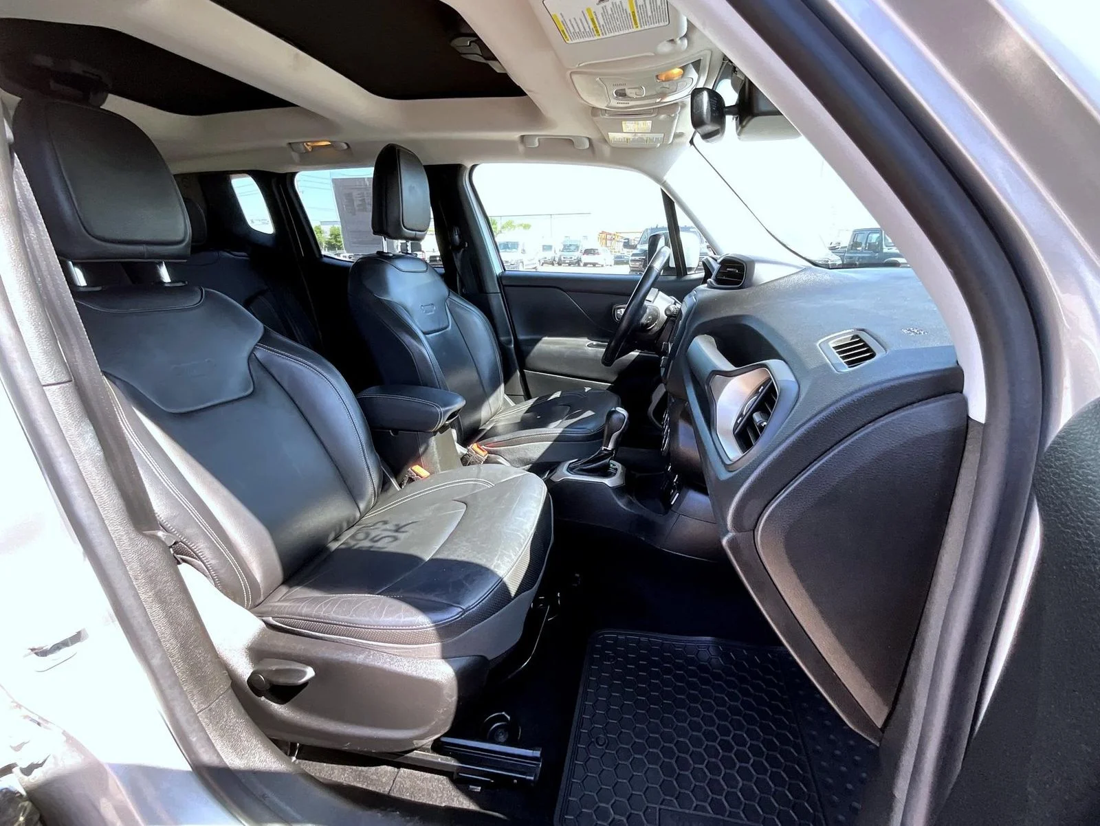 Used 2015 Silver Jeep Limited image 16