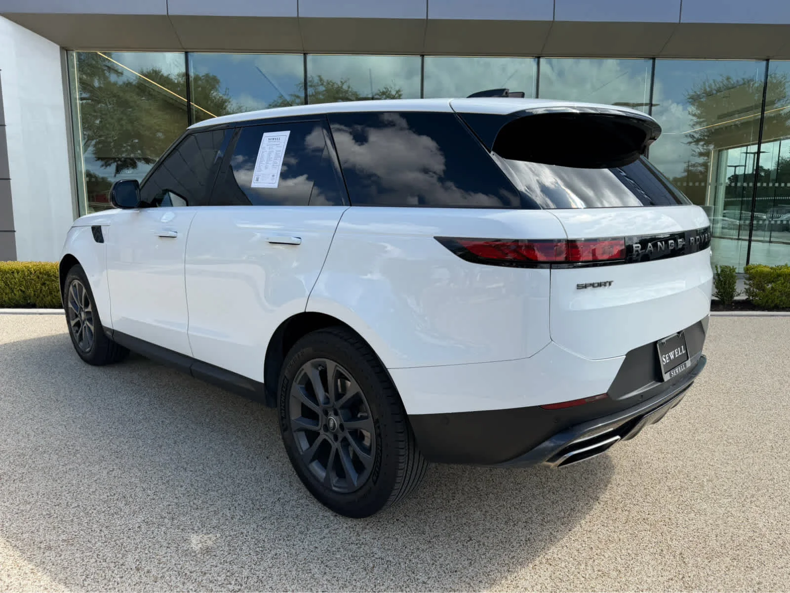 Certified Used 2023 Fuji White Land Rover SE image 9
