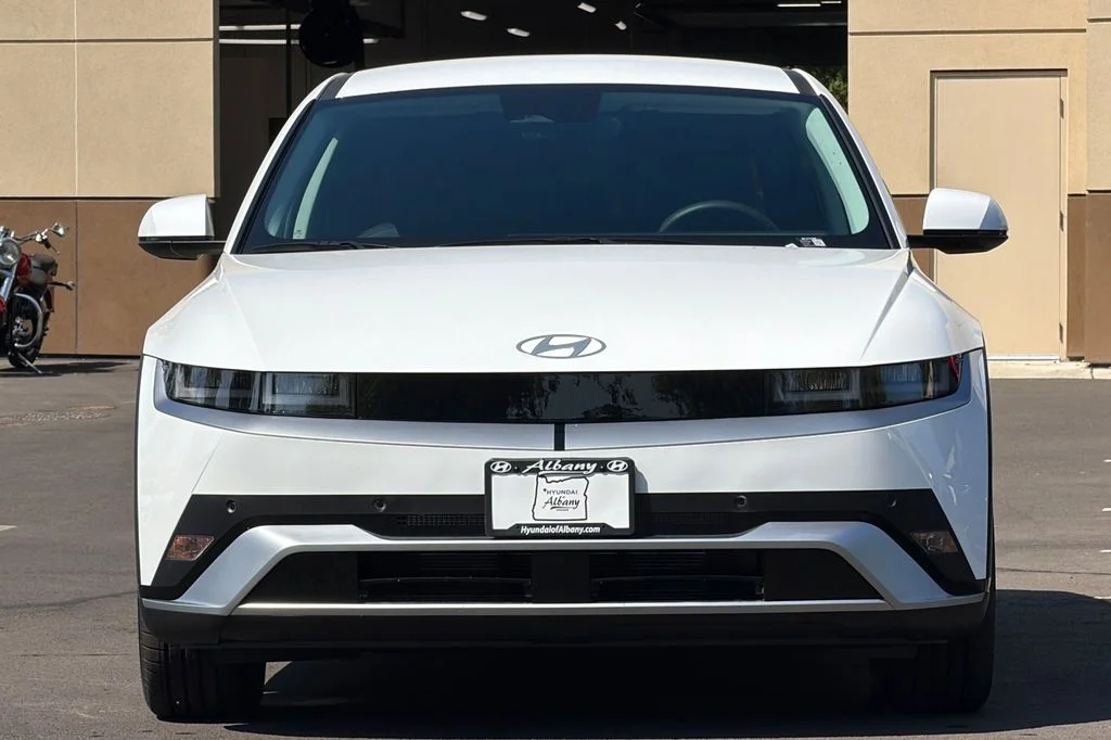New 2026 White Hyundai SEL image 6