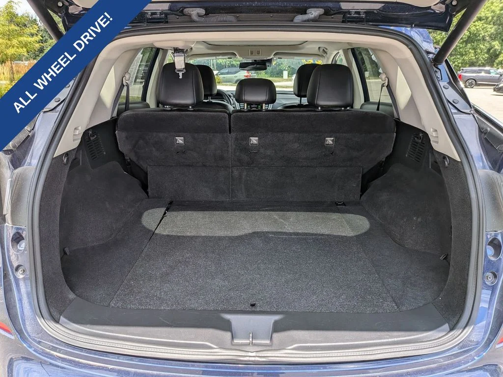 Used 2023 Blue Nissan SL image 26