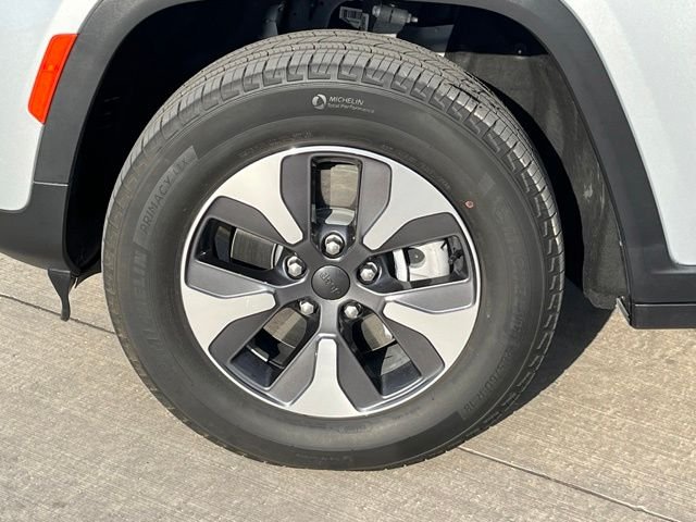 Used 2023 Silver Jeep 4xe image 6