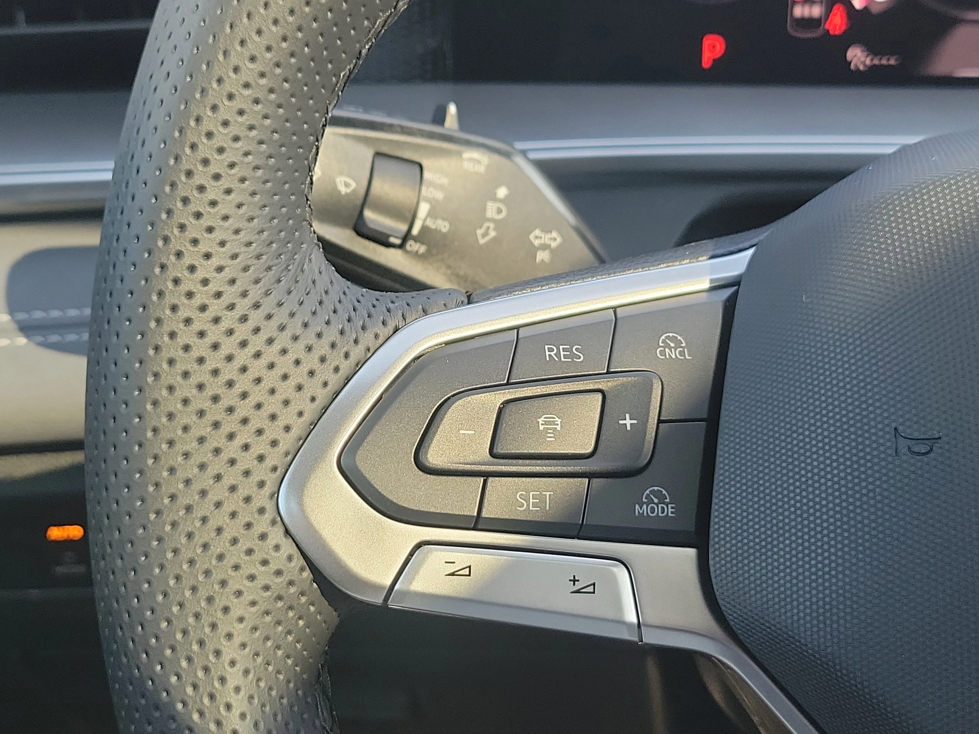 2026 Volkswagen Tiguan SE R-LINE BLACK - Photo 25