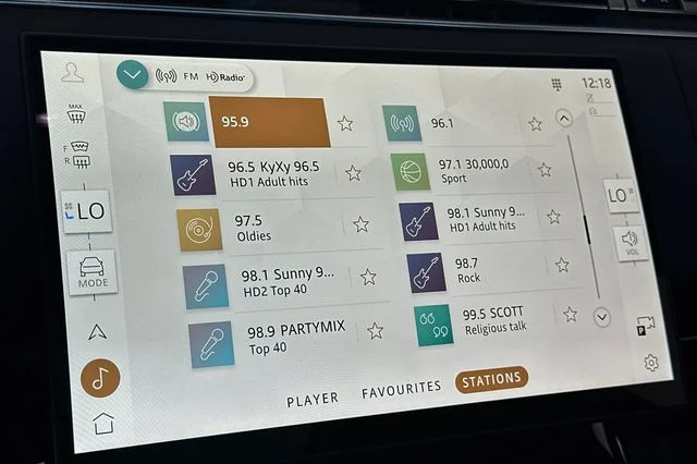 New 2026 Borasco Grey Land Rover SE image 16