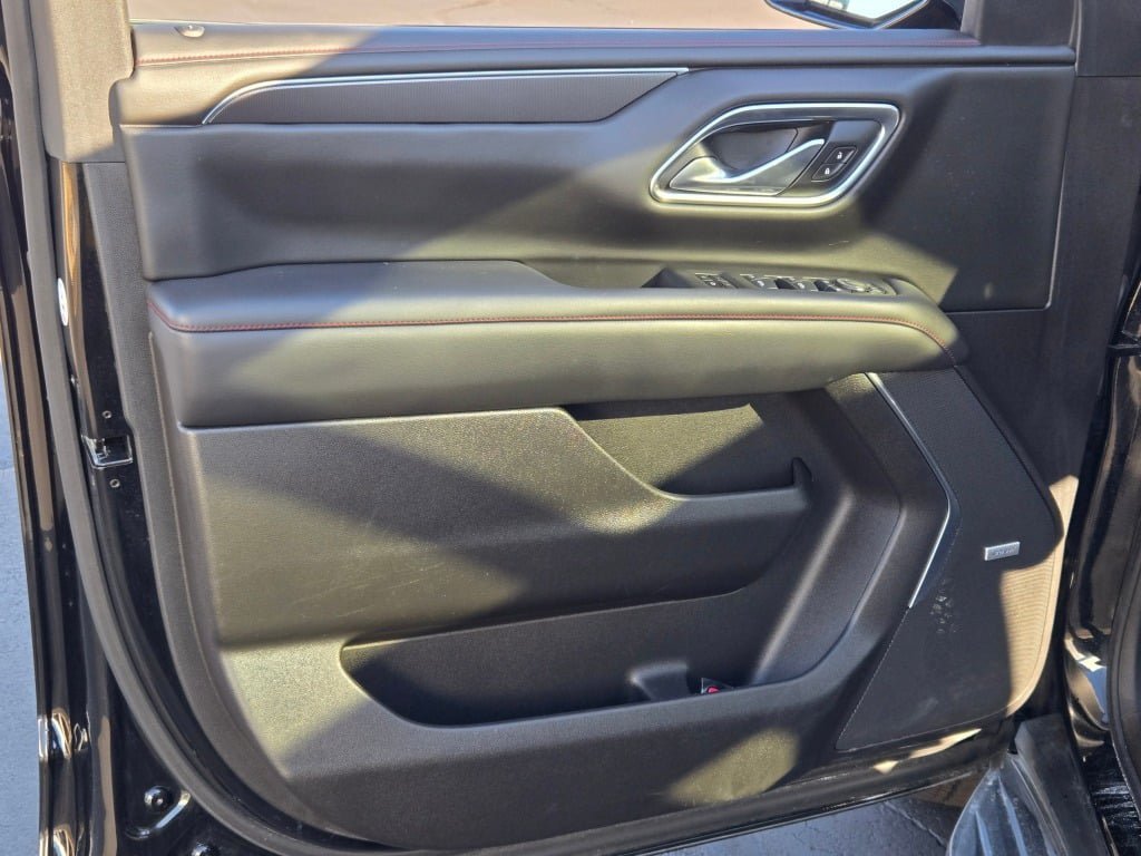 2021 Chevrolet Suburban RST - Photo 23