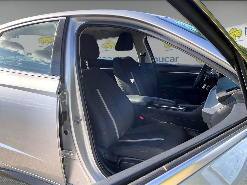 Used 2024 Silver Hyundai SEL image 11