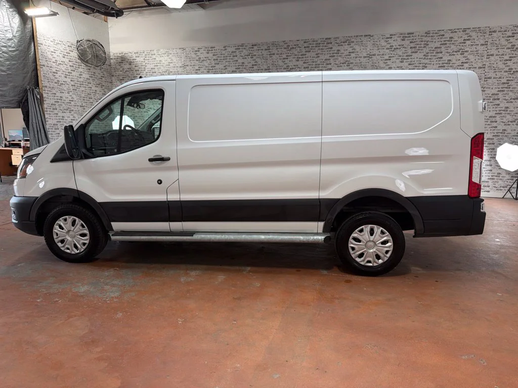 Used 2025 Oxford White Ford Base image 4