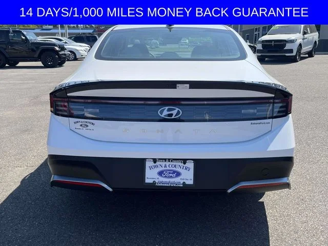 Certified Used 2025 White Hyundai SE image 4