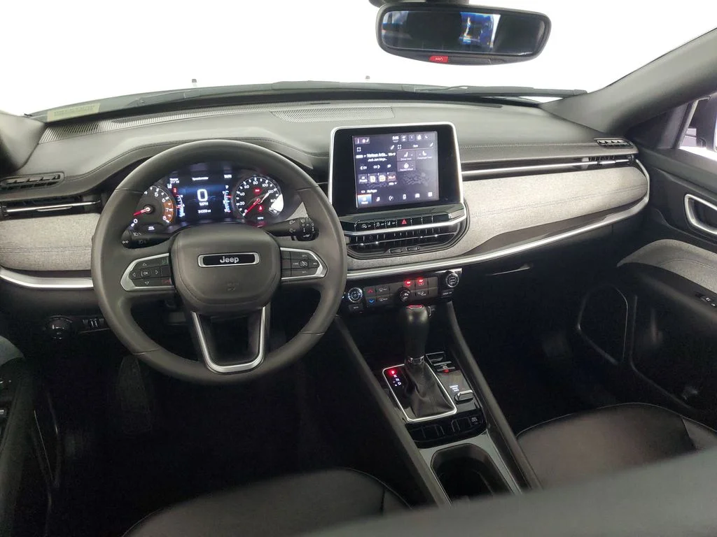 Used 2025 White Jeep Latitude image 15