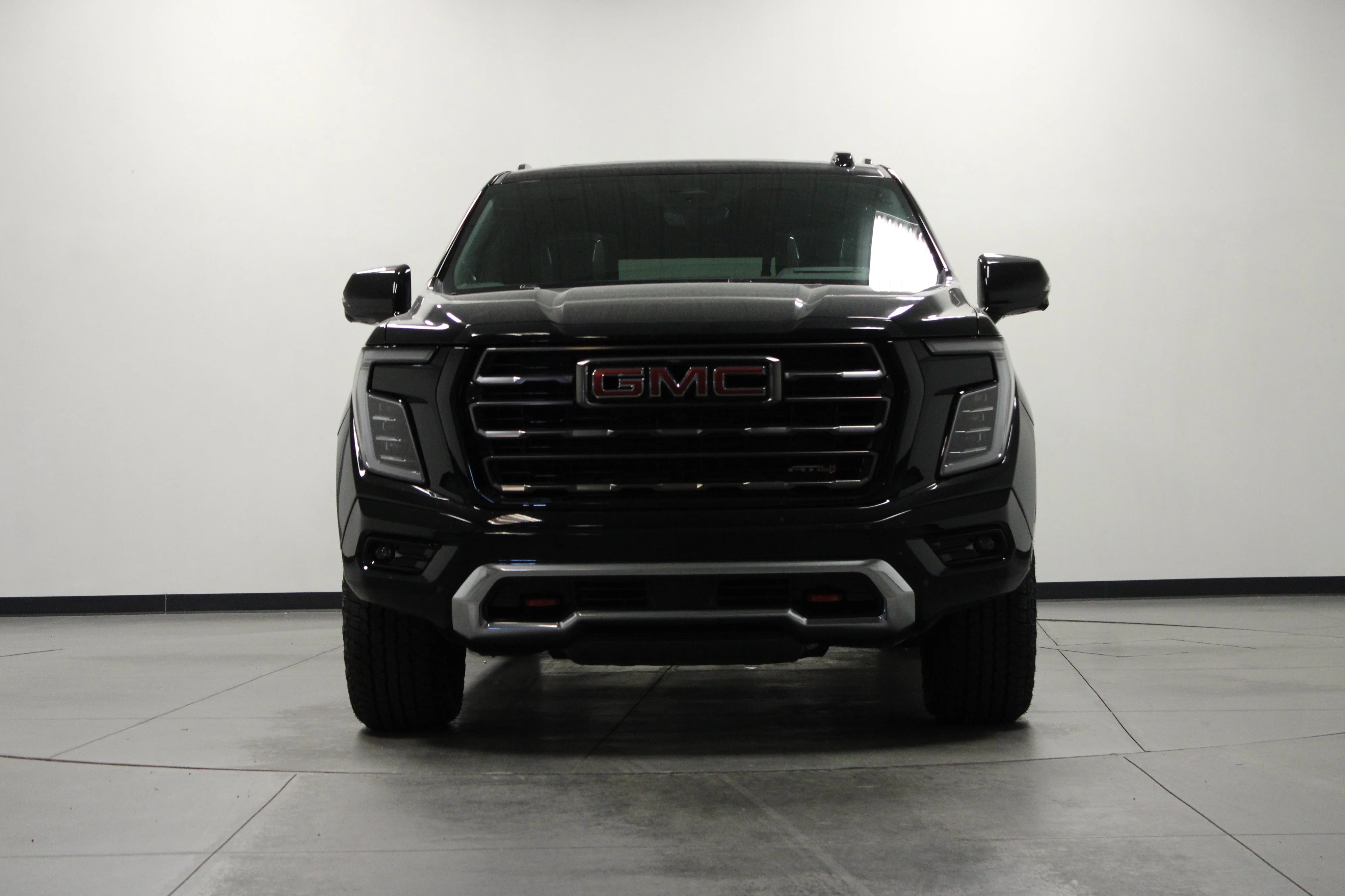 2026 GMC Yukon AT4 Ultimate - Photo 8