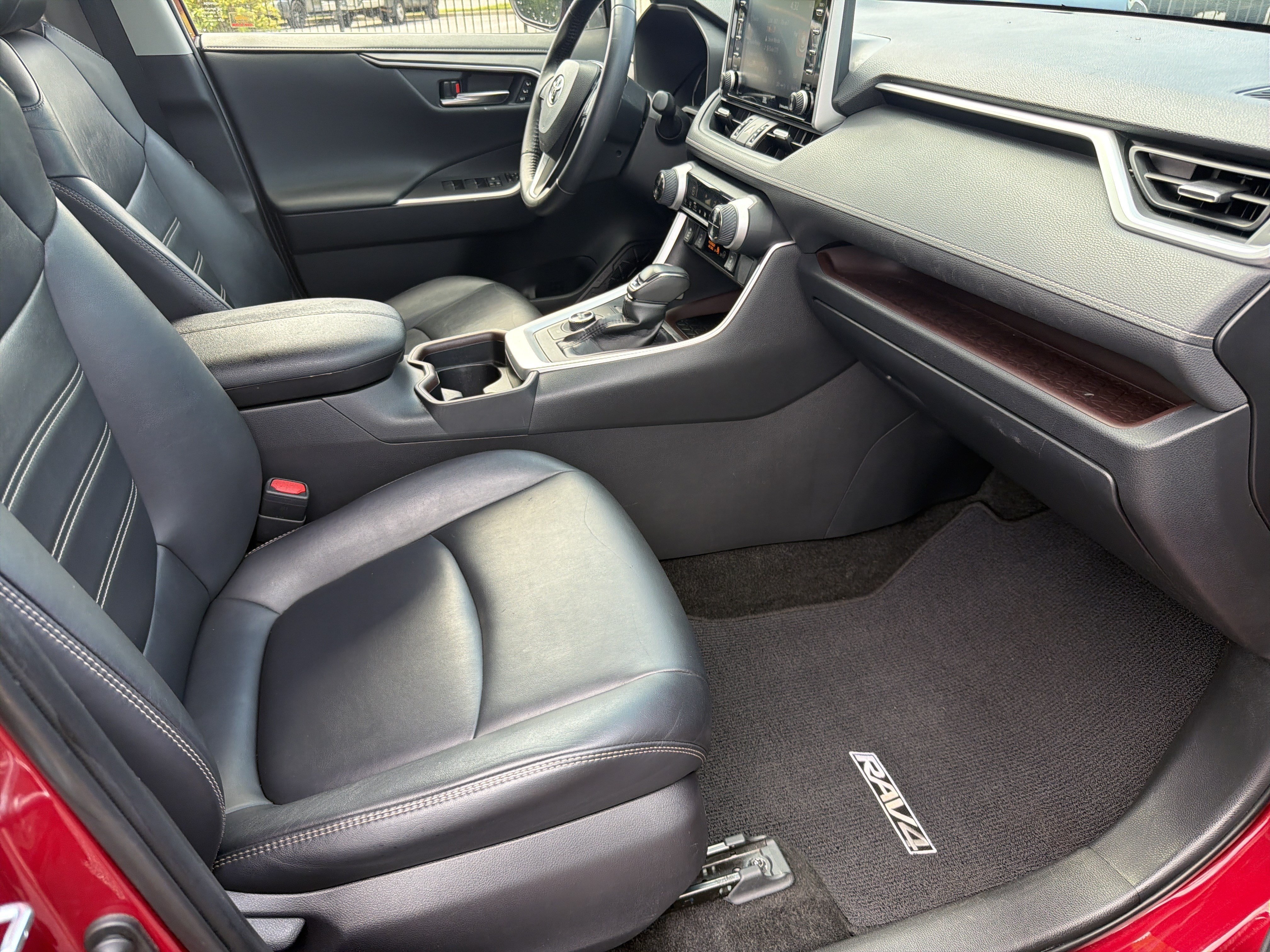 Used 2019 Pearl Toyota Limited image 24