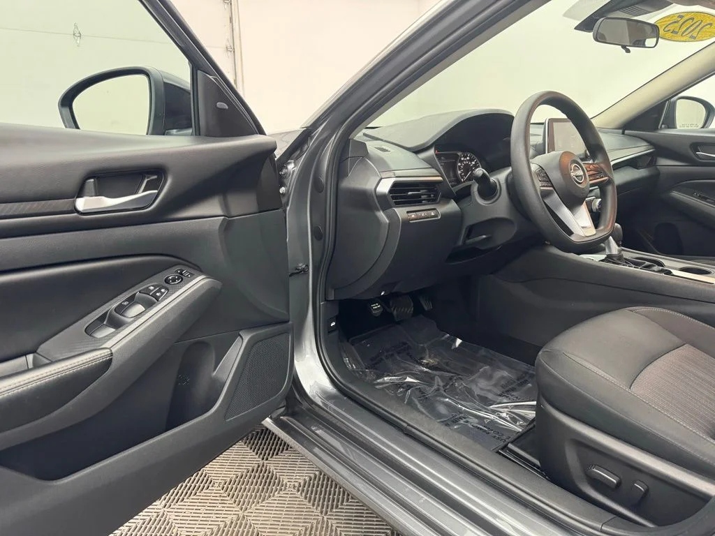 Used 2025 Gun Metallic Nissan 2.5 SV image 12