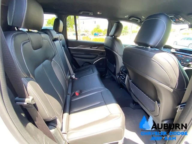 Used 2026 Silver Jeep Limited image 19