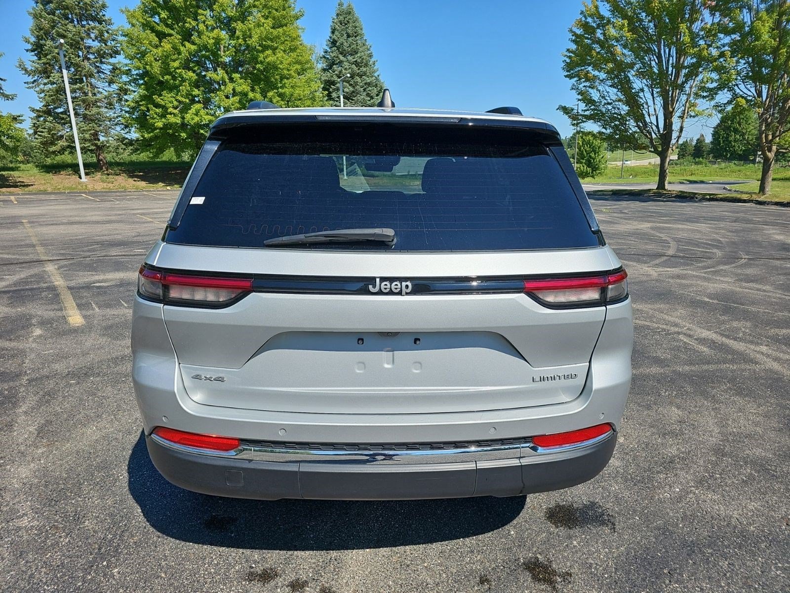 Certified Used 2025 Silver Zynith Jeep Limited image 4