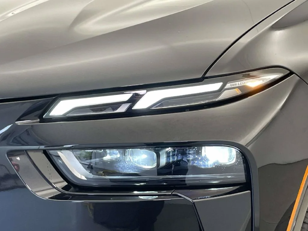 New 2027 Black BMW xDrive40i image 9