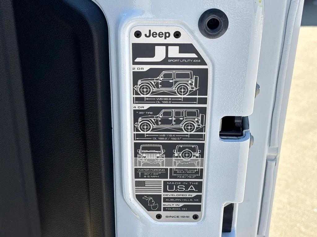 2025 Jeep Wrangler 4-Door Sahara - Photo 6