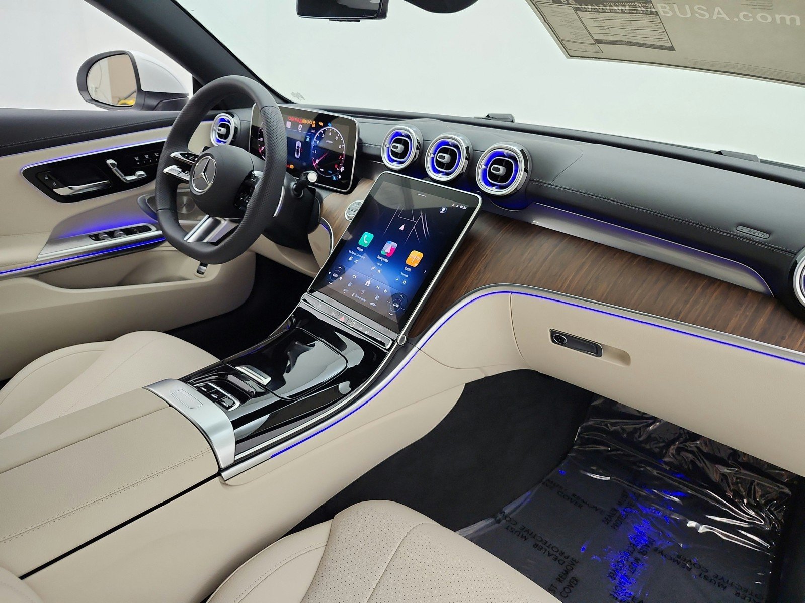 New 2026 MANUFAKTUR Moonlight White Metallic Mercedes-Benz CLE 450 4MATIC® Cabriolet image 14