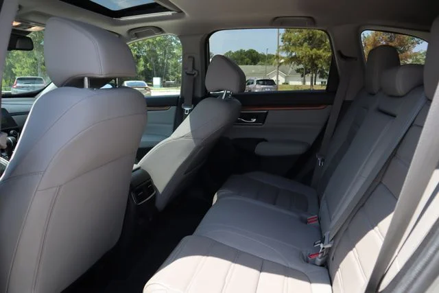 Used 2020 Lunar Silver Metallic Honda Touring image 22