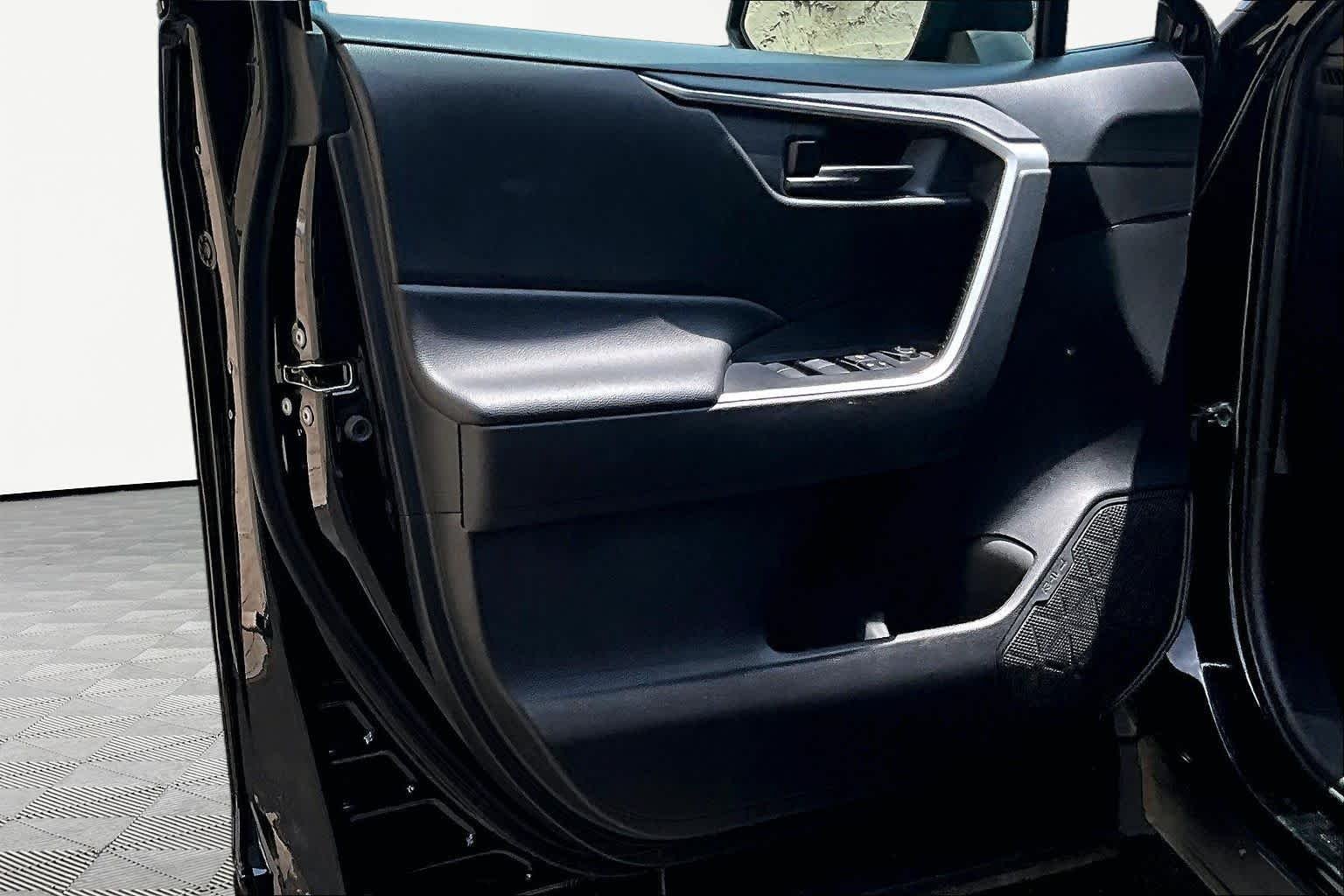 Used 2021 Midnight Black Metallic Toyota LE image 22