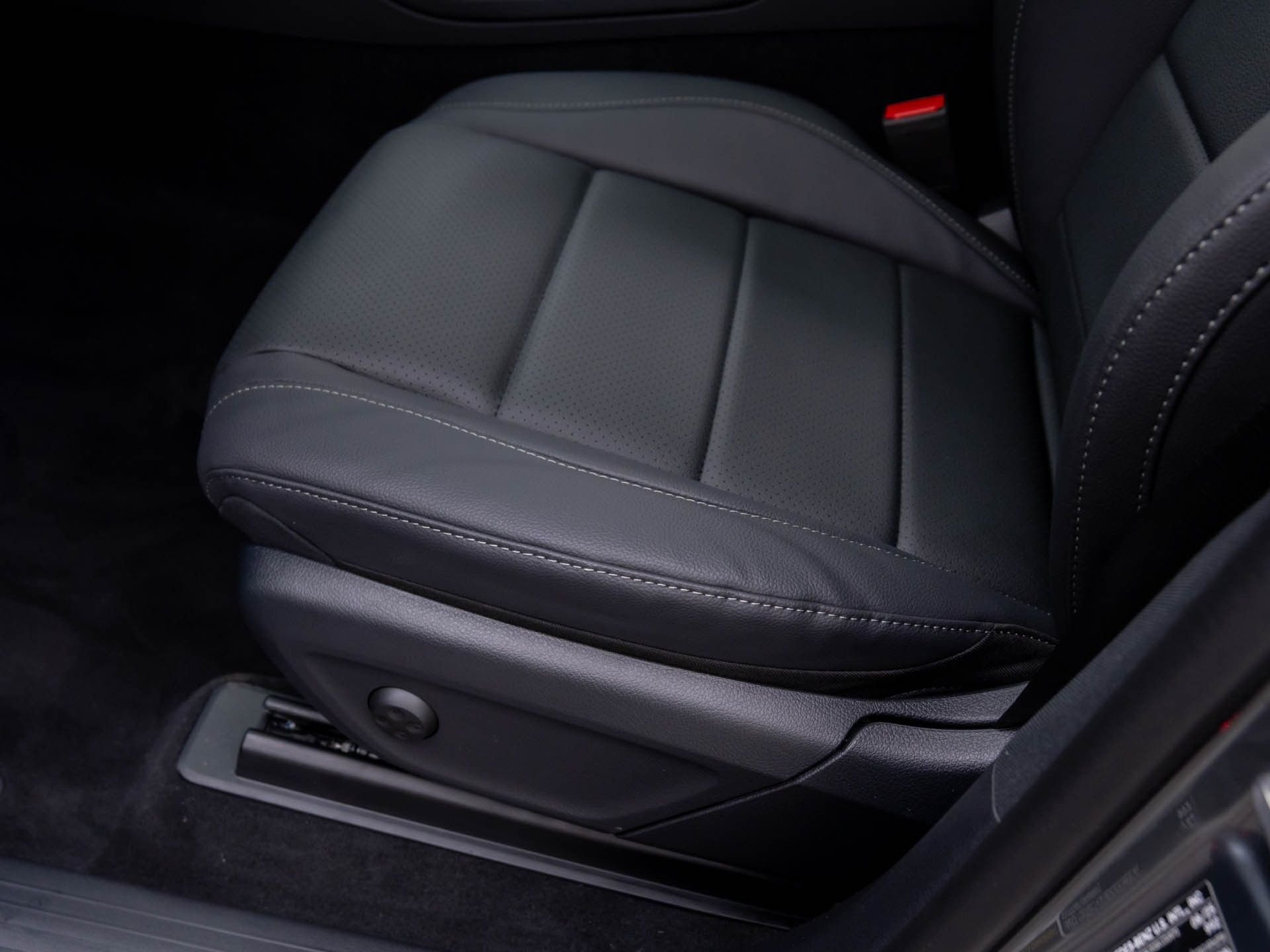 New 2026 Selenite Grey Metallic Mercedes-Benz GLE 350 image 16