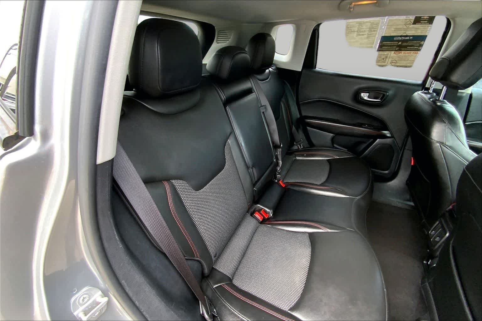 Used 2021 Billet Silver Metallic Clearcoat Jeep Trailhawk image 19