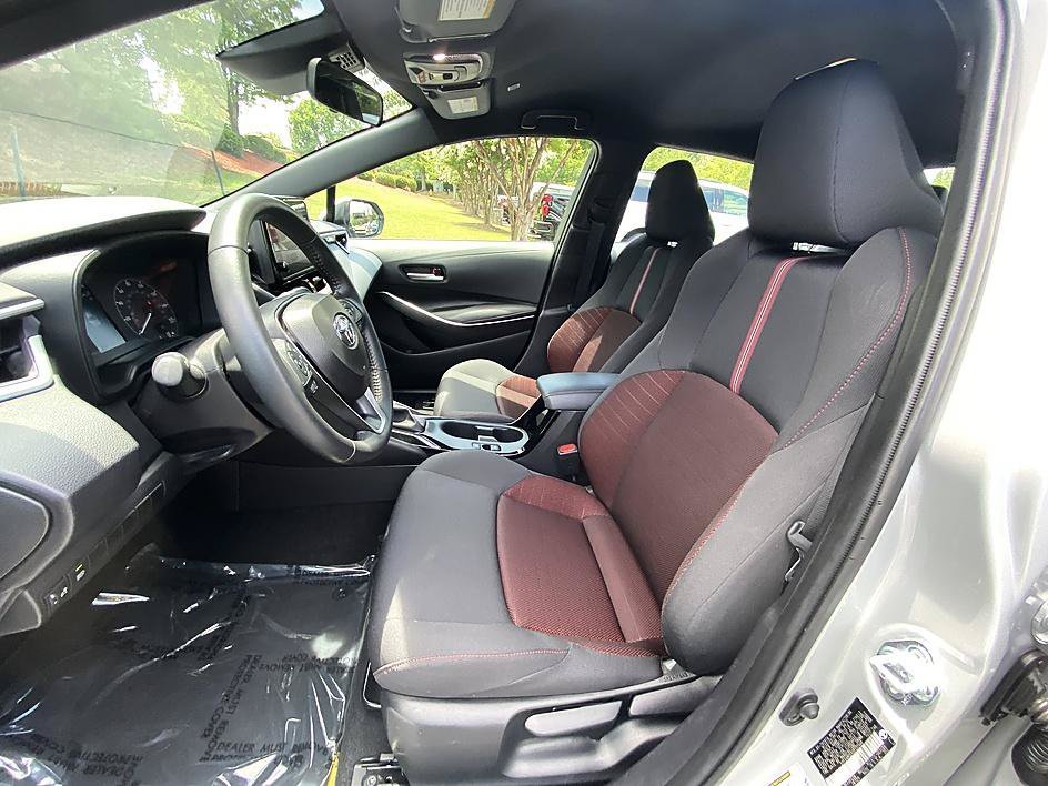 Used 2025 Classic Silver Metallic Toyota SE image 10