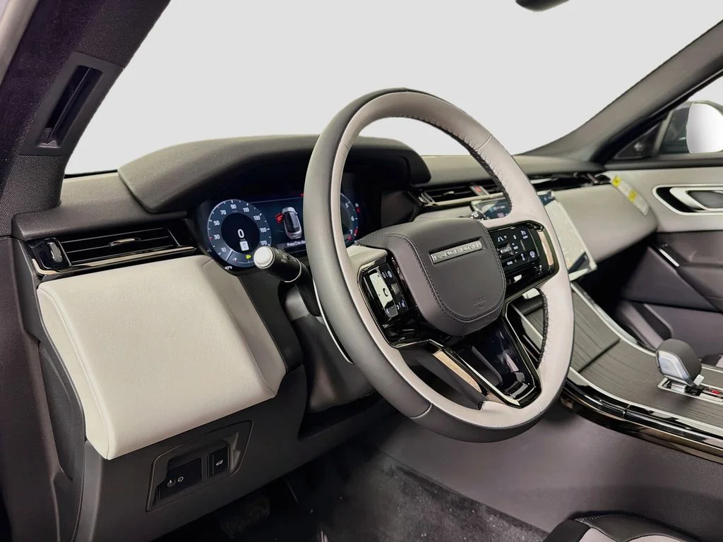 New 2026 Arroios Grey Land Rover S image 9