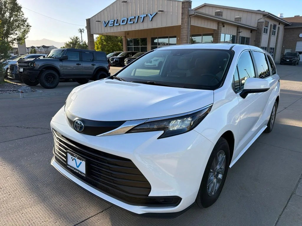 Used 2025 White Toyota LE image 6
