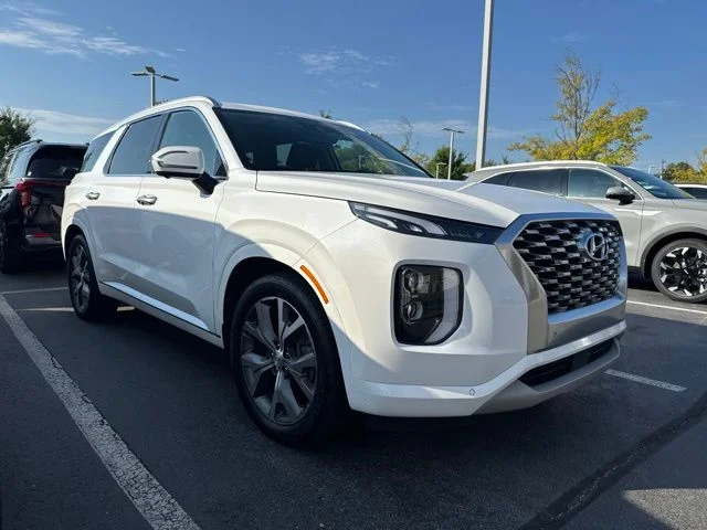 Used 2022 White Hyundai Limited image 5