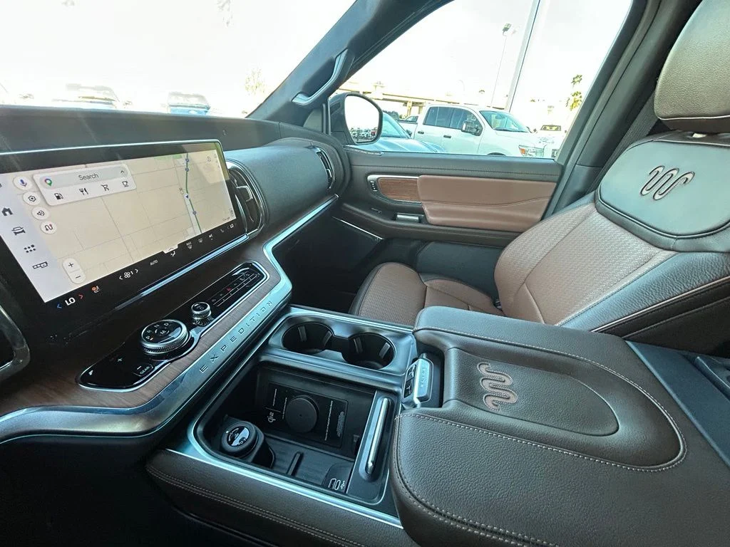 New 2027 Star White Metallic Tri-Coat Ford King Ranch® image 18