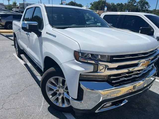 Used 2022 White Chevrolet LTZ image 3