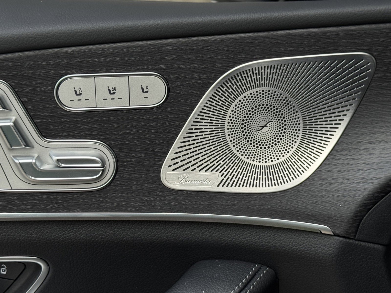 New 2026 Obsidian Black Metallic Mercedes-Benz GLE 350 image 37