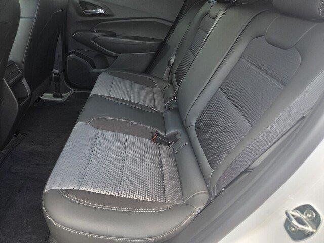Used 2024 Summit White Chevrolet LT image 21