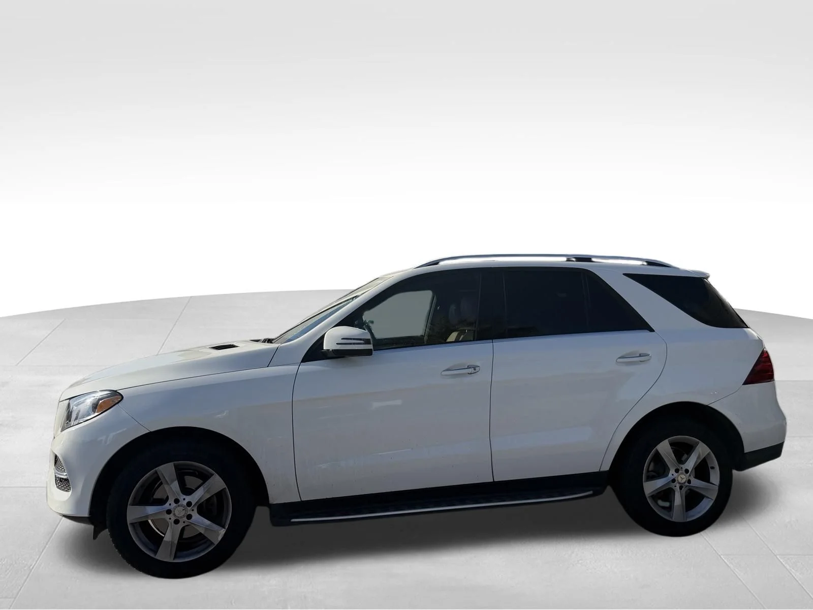 Used 2016 White Mercedes-Benz GLE 350 image 3