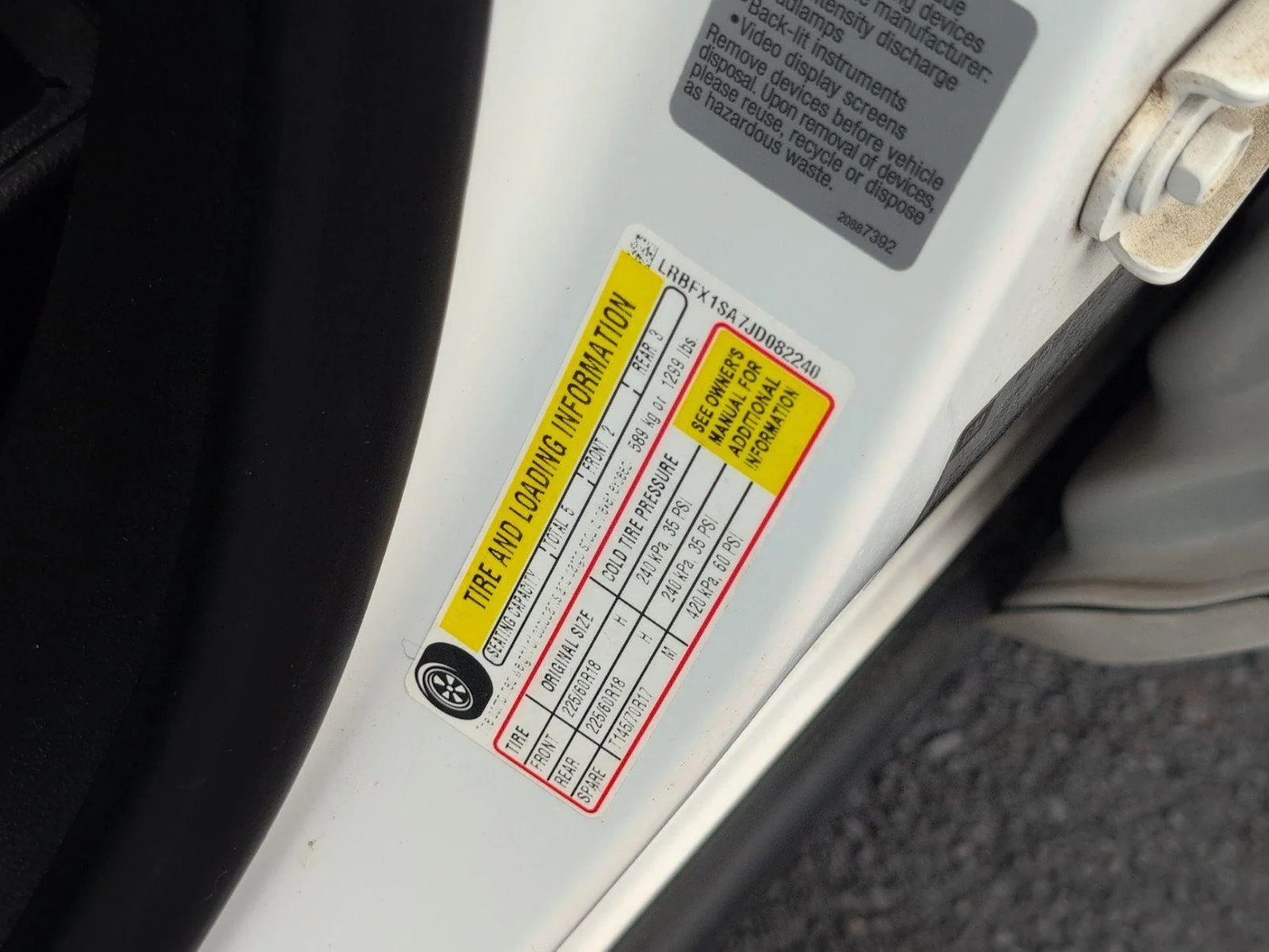 Used 2018 SUMMIT WHITE Buick Essence image 15