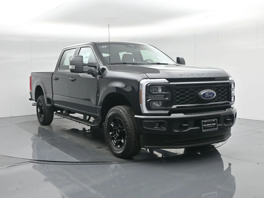 2026 Ford F-250 XL 4x4 Crew Cab 6-3/4' Box's photo