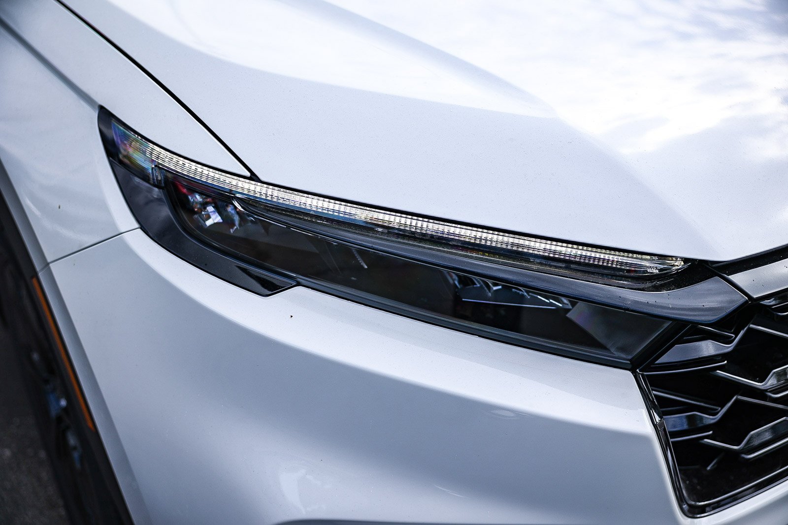 New 2027 Platinum White Pearl Honda Sport Touring AWD image 13