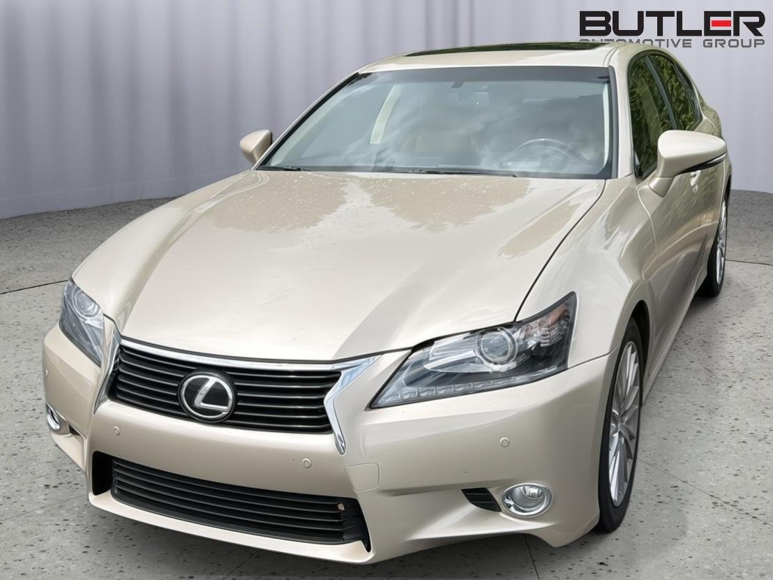 Used 2013 SATIN CASHMERE MET. Lexus 4dr Sdn RWD image 3