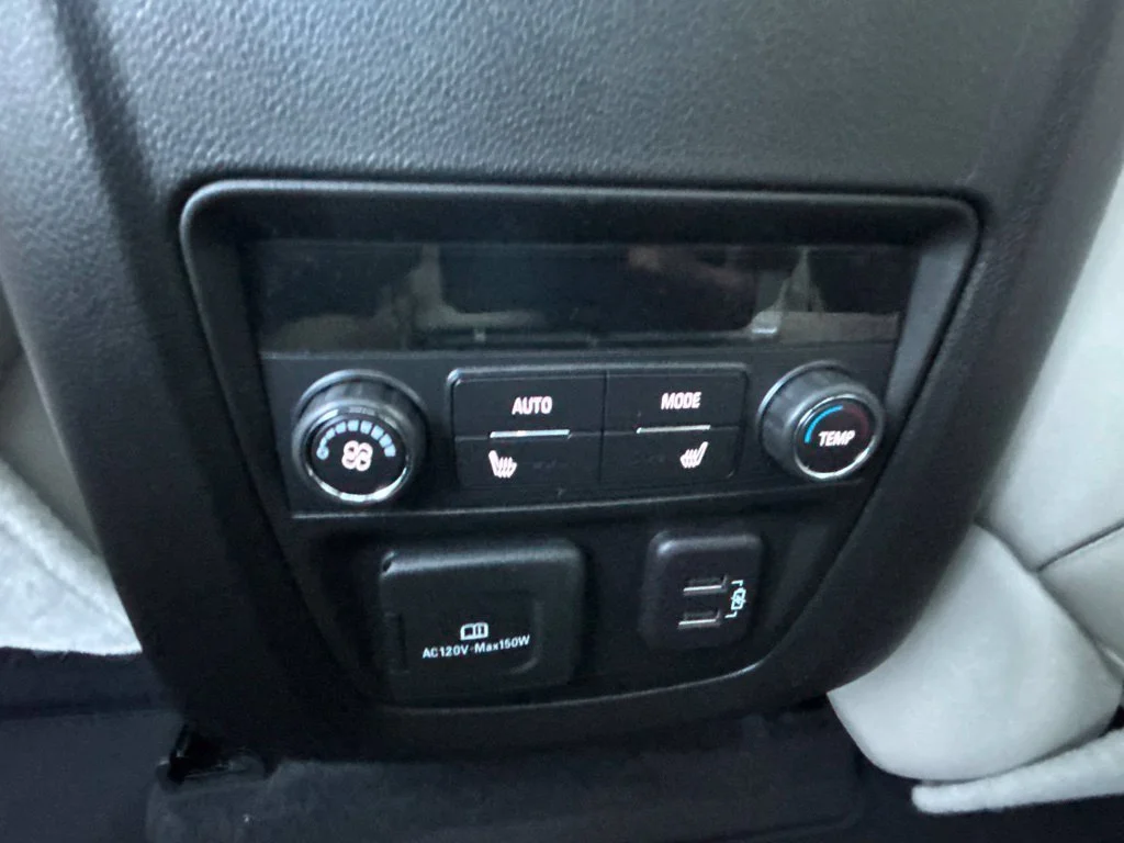 Used 2023 White Buick Avenir image 17