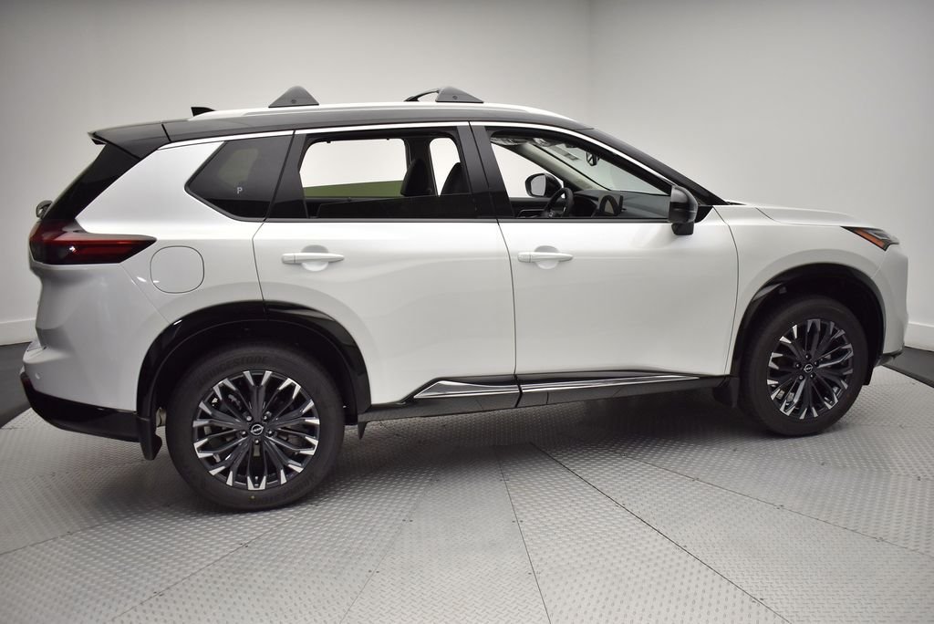 New 2026 Everest White Pearl TriCoat / Super Black Two-tone Nissan Platinum image 4