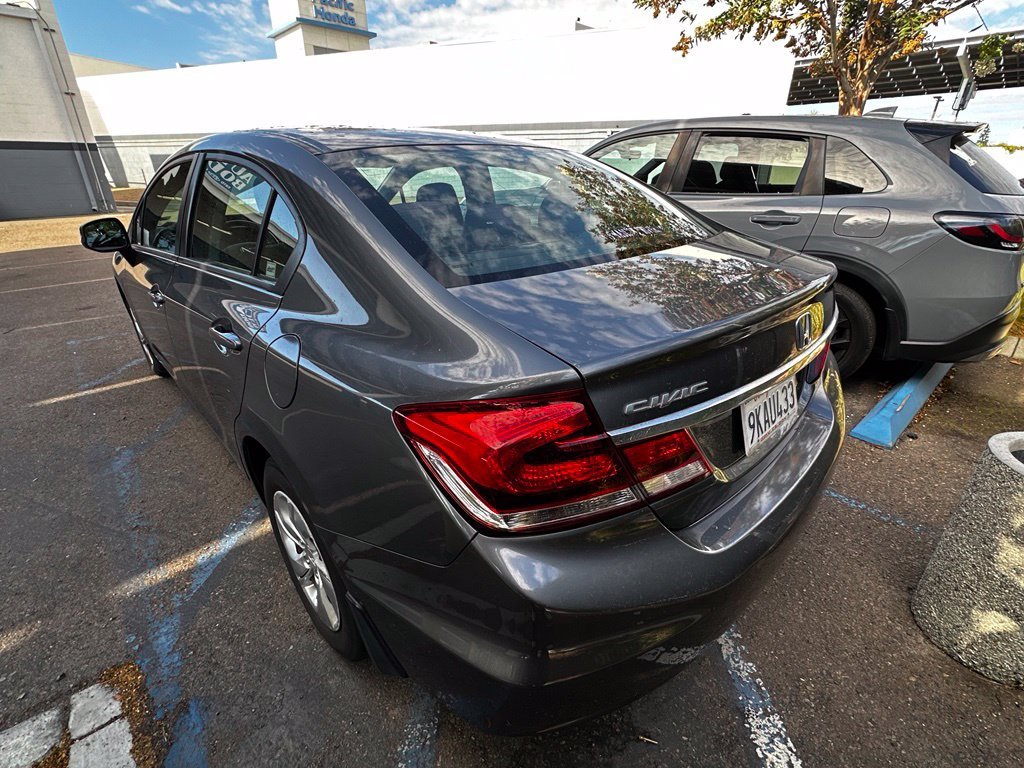 Used 2013  Honda LX image 19