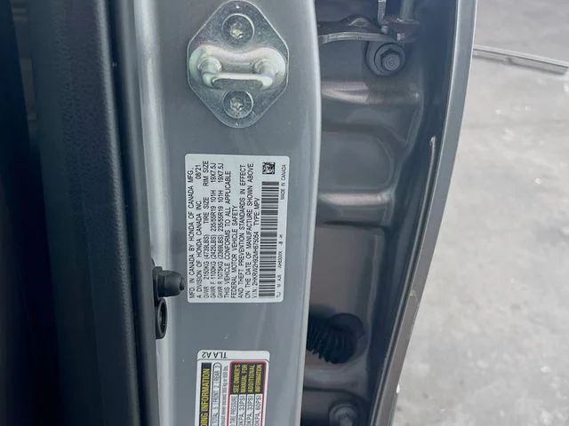 Used 2021 Lunar Silver Metallic Honda Touring image 19