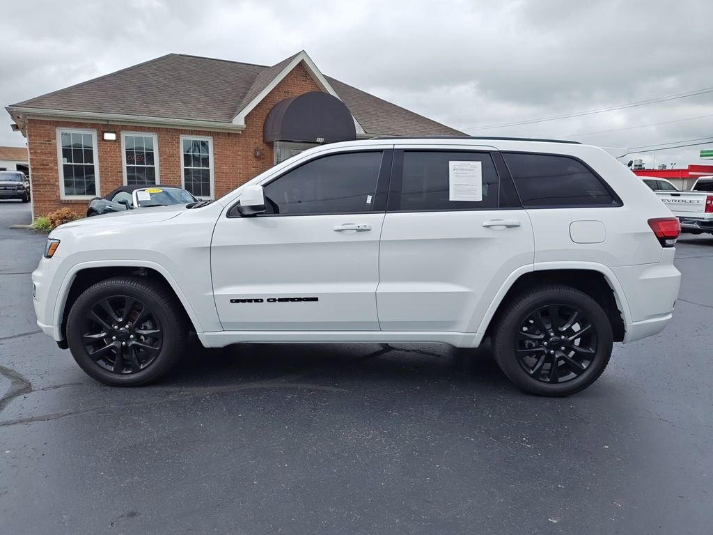Used 2019 White Jeep Altitude image 2
