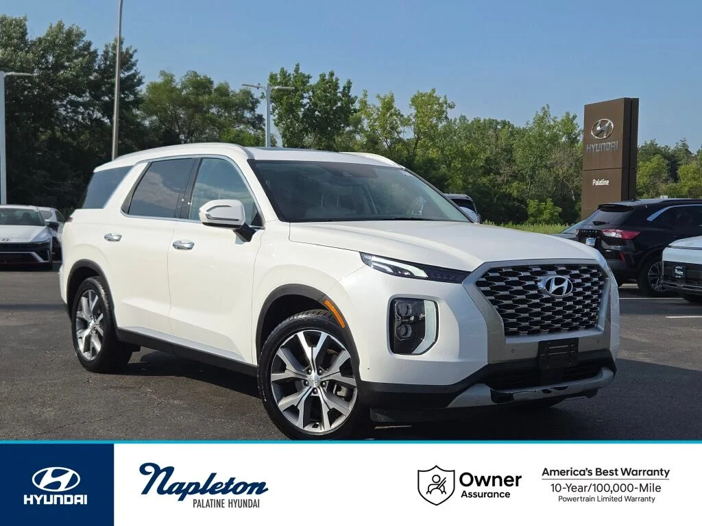 Used 2022 White Hyundai SEL image 1