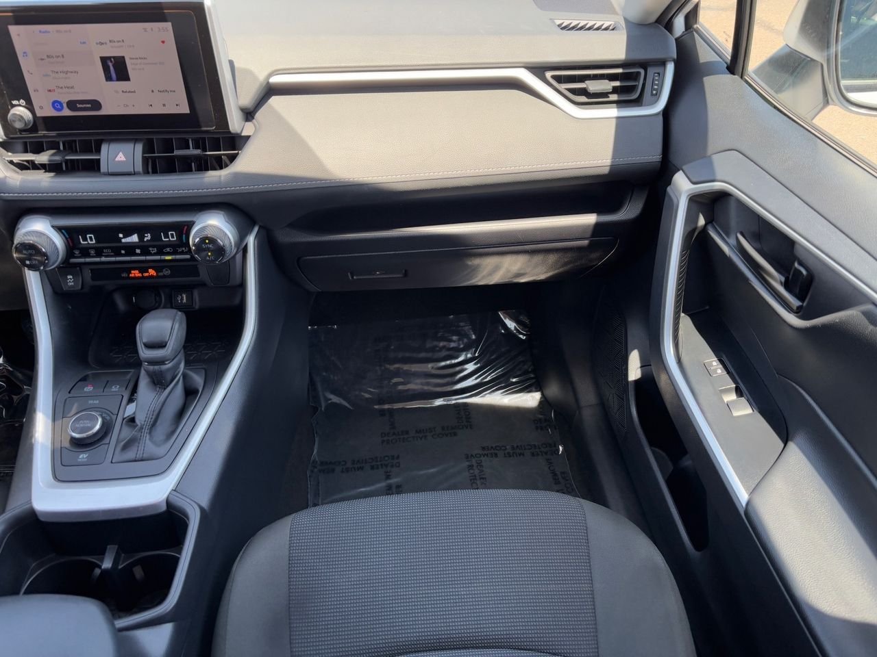 2025 Toyota RAV4 LE - Photo 15