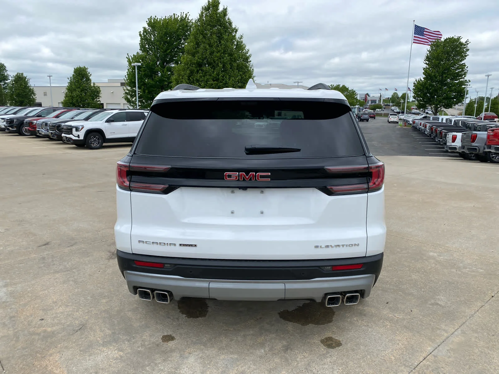 New 2026 Summit White GMC Elevation image 5