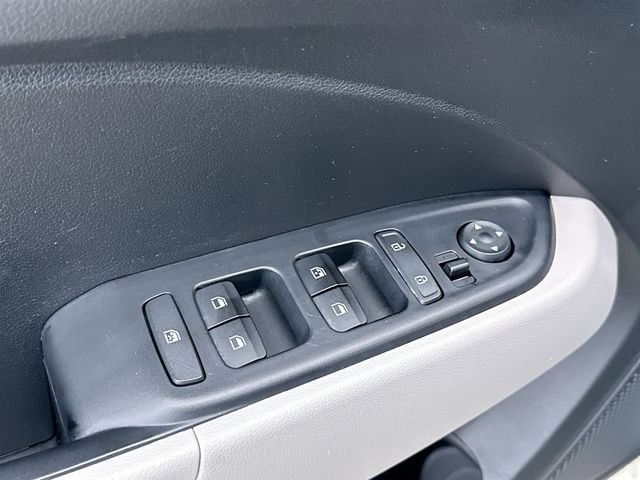 2025 Hyundai Venue SEL - Photo 22