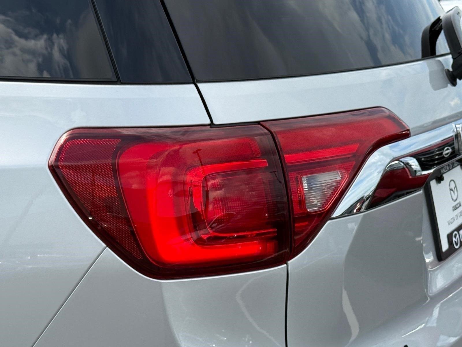 Used 2019 Quicksilver Metallic GMC Denali image 16